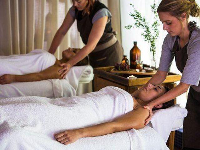 Royal Oak Spa Relaxation in Hinjawadi 9271110693 Royal Oak Spa Relaxation in Hinjawadi 9271110693